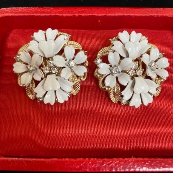 Trifari Jewelry - VTG CROWN TRIFARI White Enamel/Rhinestone Earrings